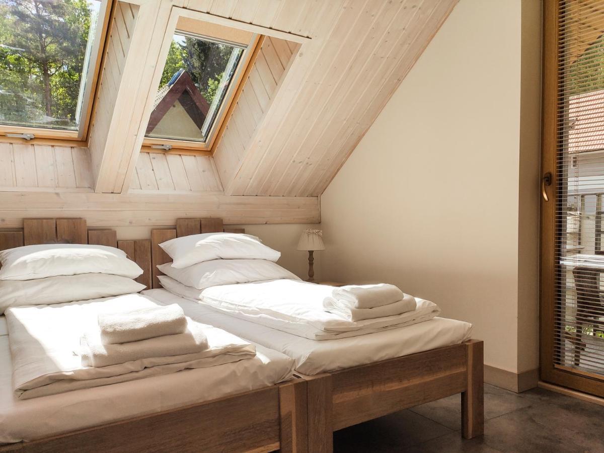 Mazursko - Komfortowe Apartamenty Nad Jeziorem, Sauna, Kominki Na Parterze Kretowiny Esterno foto